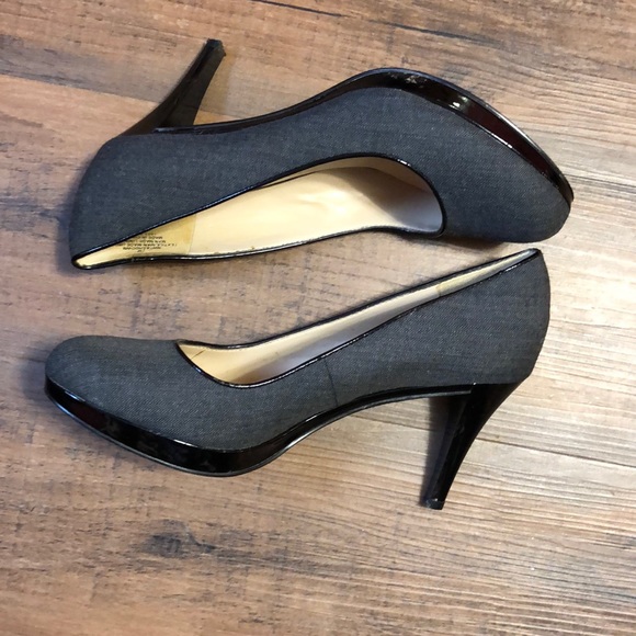 Shoes - Picture 3 of 4